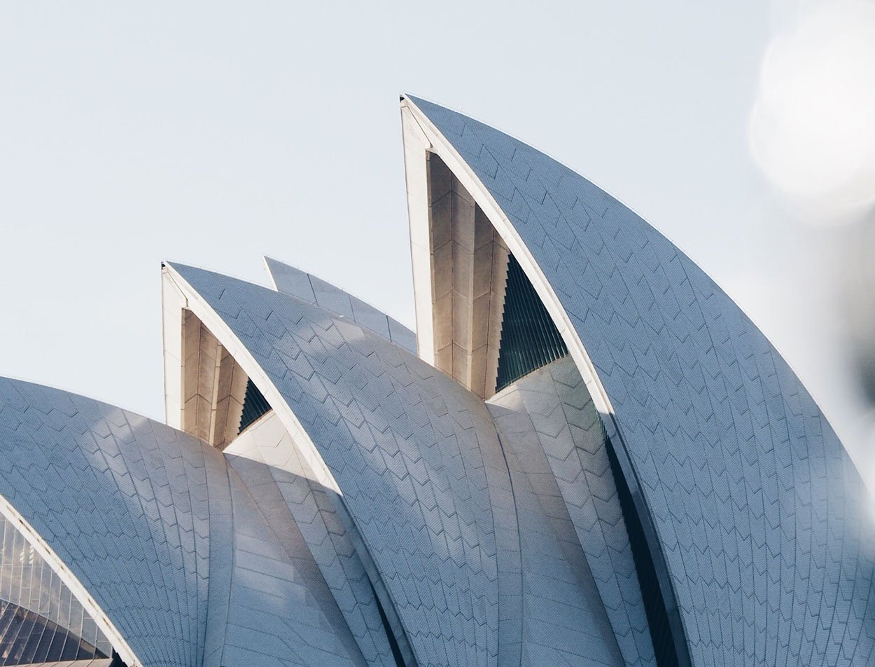 Peran Tata Kelola TI dalam Kepatuhan terhadap Regulasi IT (GDPR, ISO 27001, dll.) connor-meakins-fEAhHJdl8KA-unsplash