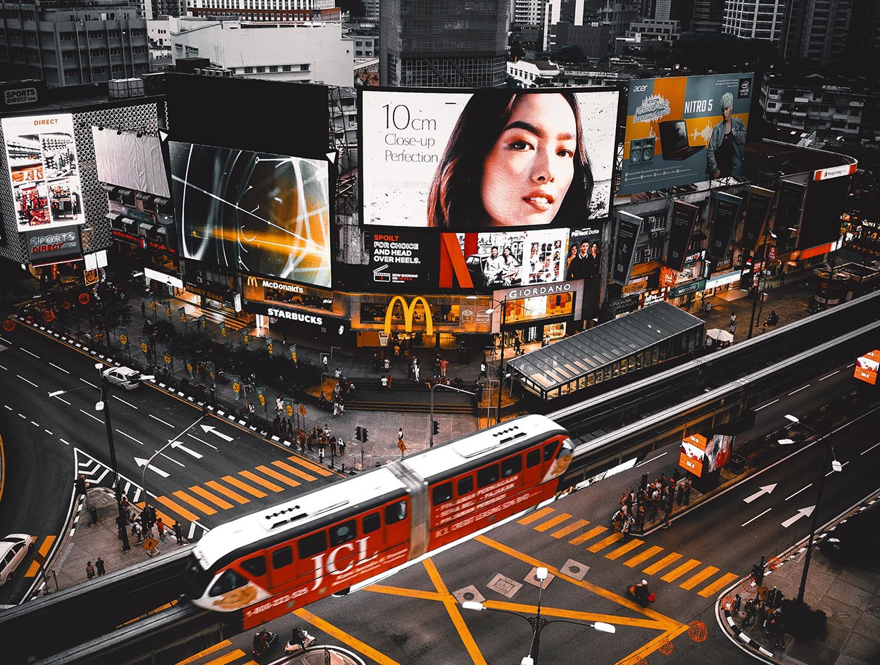 Etika AI: Seberapa Jauh Kita Harus Memberikan Kepercayaan pada Mesin? izuddin-helmi-adnan-_0B-gHH4Nso-unsplash