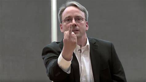 Mengenal 10 Tokoh yang Mengubah Dunia Digital linus torvalds