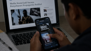 Jejak Digital Radikalisme: Pemanfaatan Media Sosial oleh Teroris Jejak Digital Radikalisme: Pemanfaatan Media Sosial oleh Teroris
